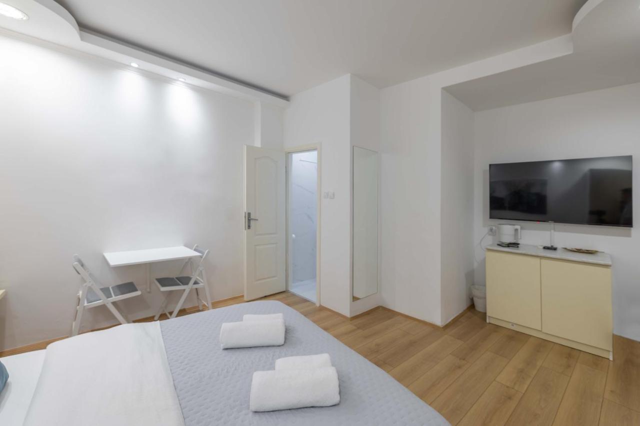 Old Town Rooms Novi Sad Esterno foto